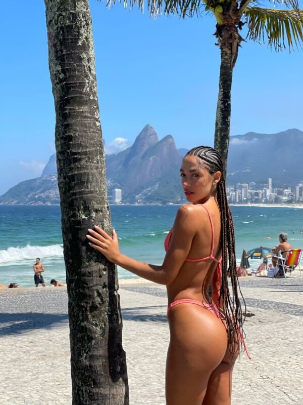 Biquíni Morena Tanjal - Imagem 4